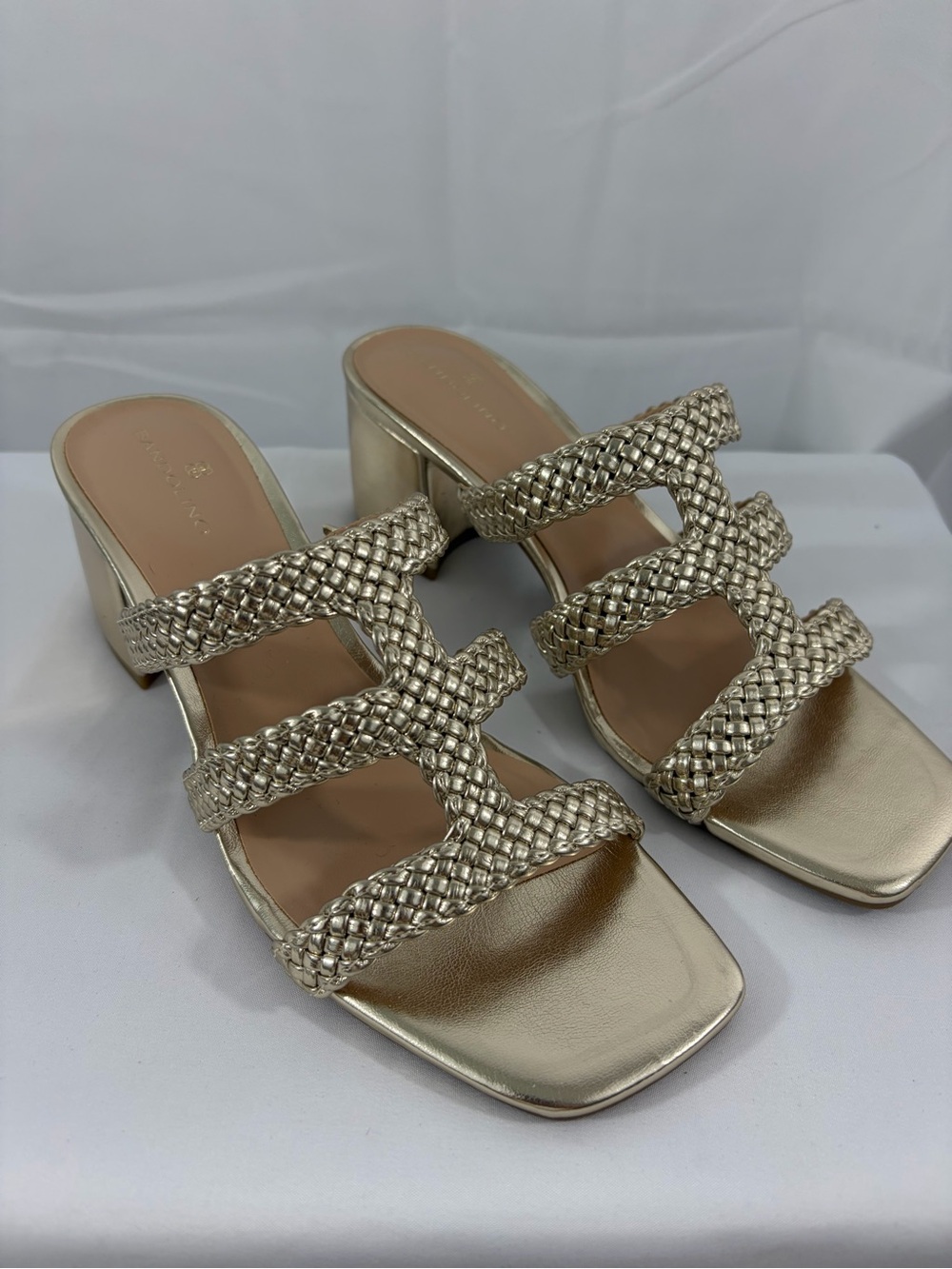 NWT Bandolino Women’s Size 7 Gold Braided-Strap Block Heel Sandals